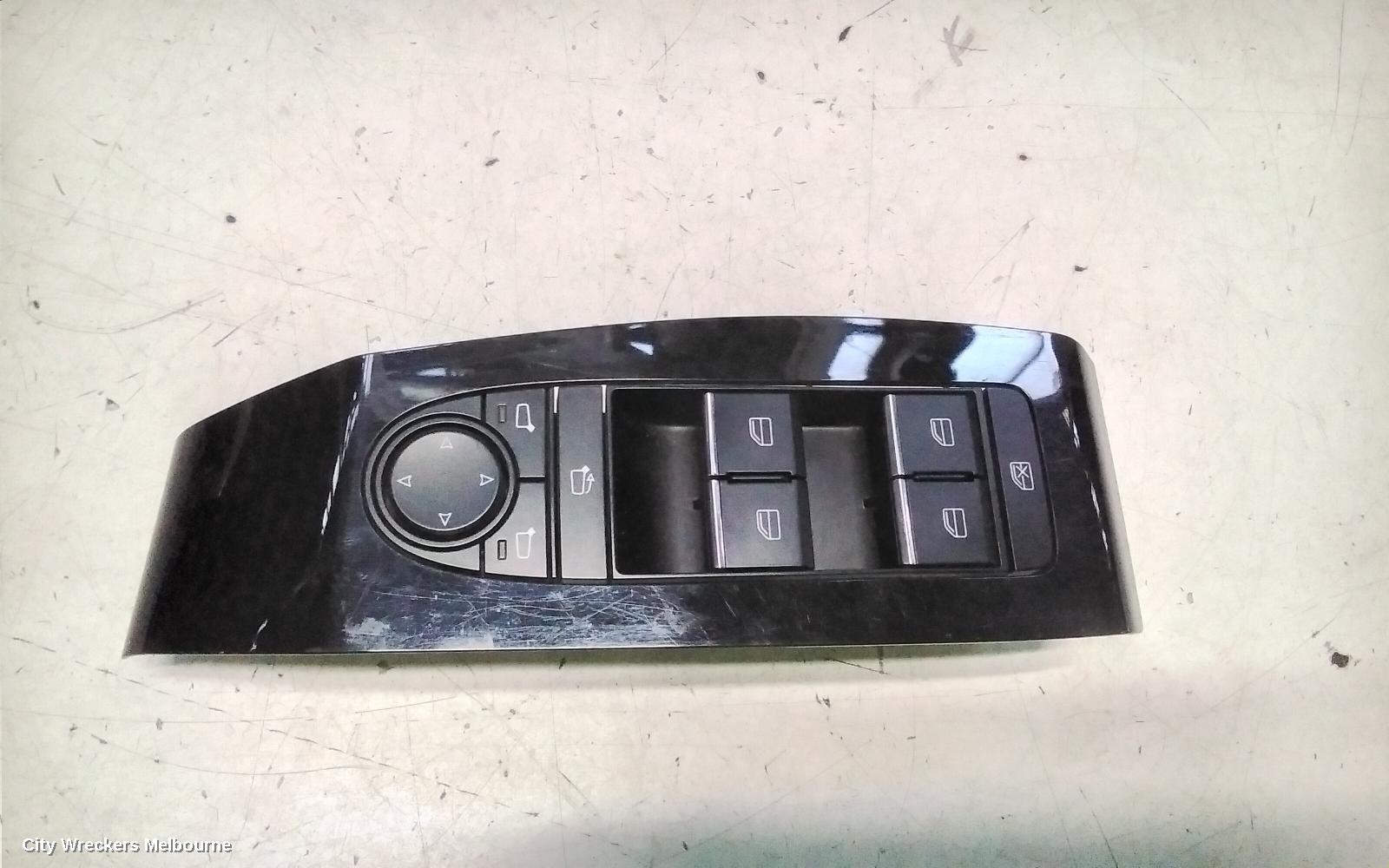 MAZDA 3 PWR DR WIND SWITCH, RH FRONT (MASTER SWITCH), POWER, BP, 03/2019 ONWARDS - Image 1