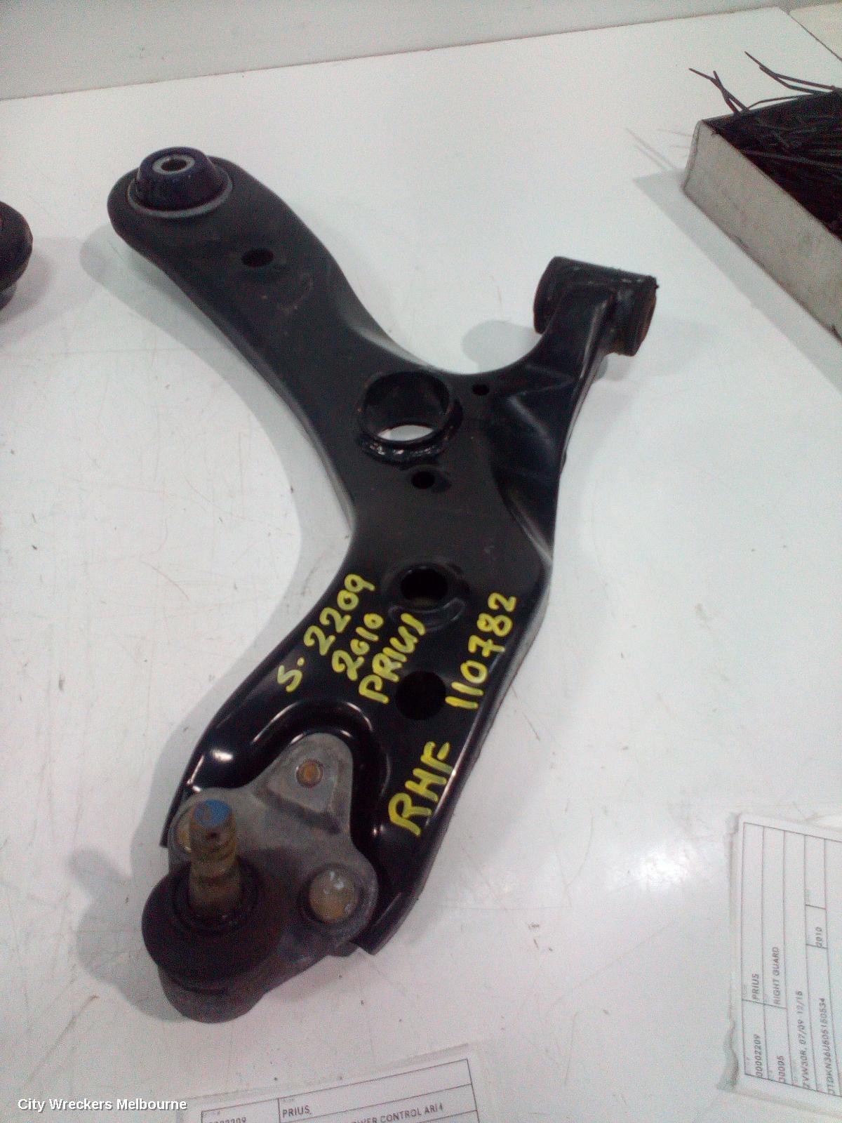 TOYOTA PRIUS RIGHT FRONT LOWER CONTROL ARM, ZVW30R, 07/2009 - 12/2015 - Image 3