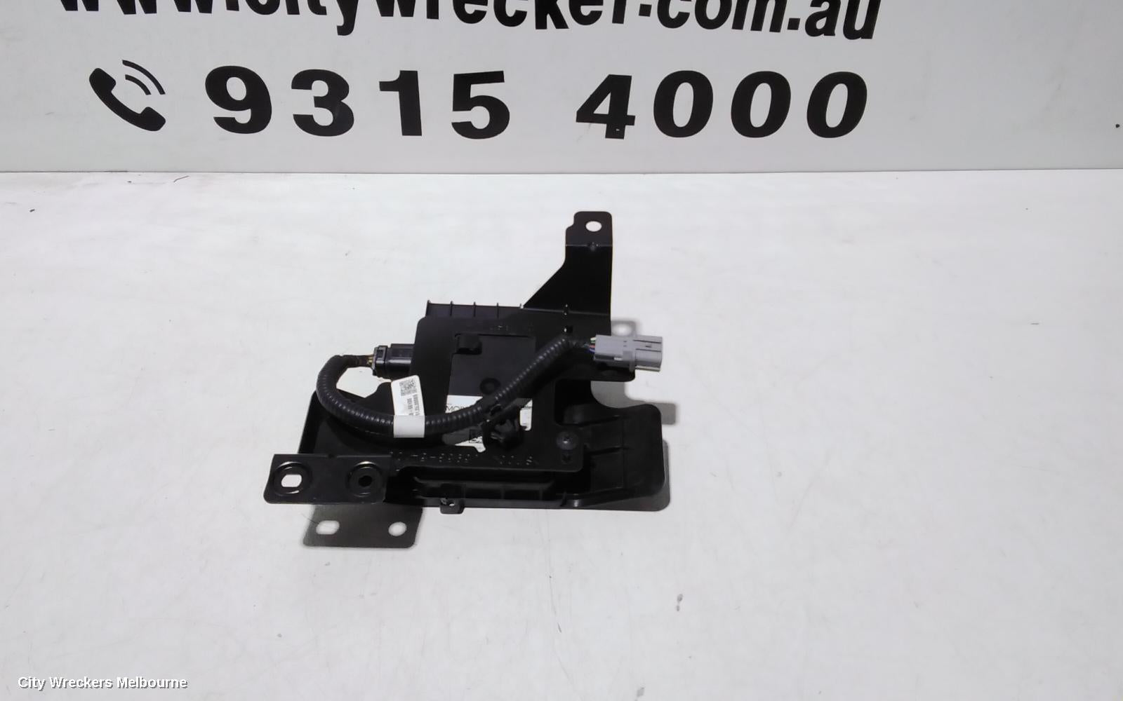 KIA STINGER, MISC SWITCH, CK, 06/2017 - 04/2023, LEFT REAR BLIND SPOT MODULE P/N 95811-J5001: 107895 - Image 2