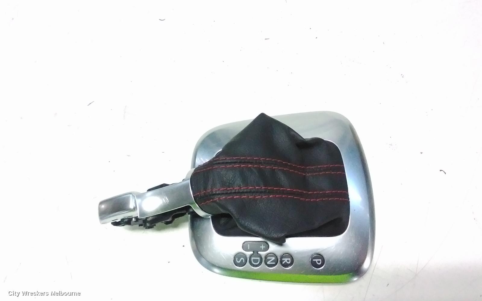 VOLKSWAGEN POLO GEAR STICK/SHIFTER, AUTO T/M, PETROL, 6R, 05/2010 - 09/2017 - Image 3