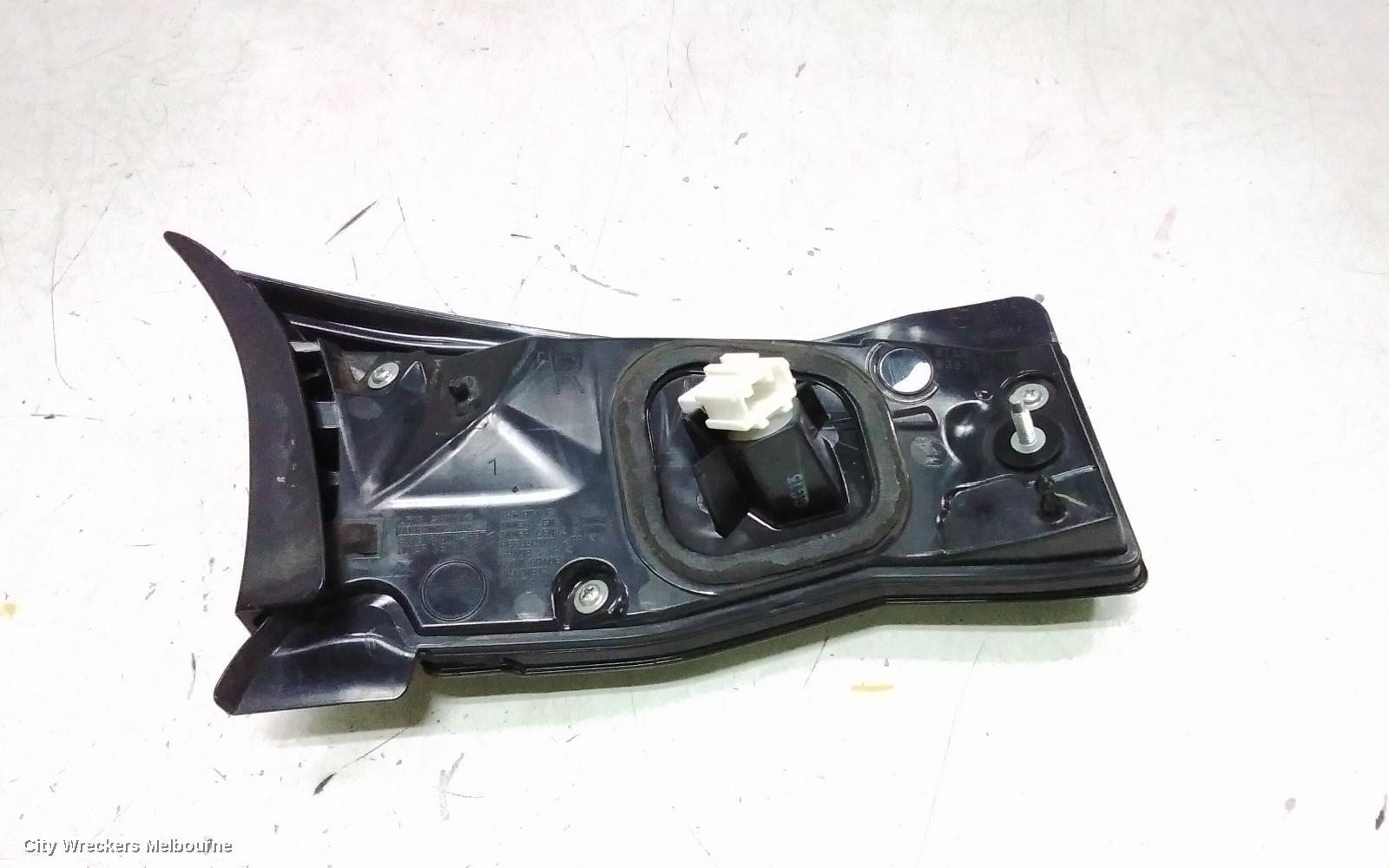 MAZDA CX5 REAR GARNISH, TAILGATE LAMP (RH SIDE), W/ HALOGEN TYPE, KF, 02/2017 - 08/2021 - Image 3