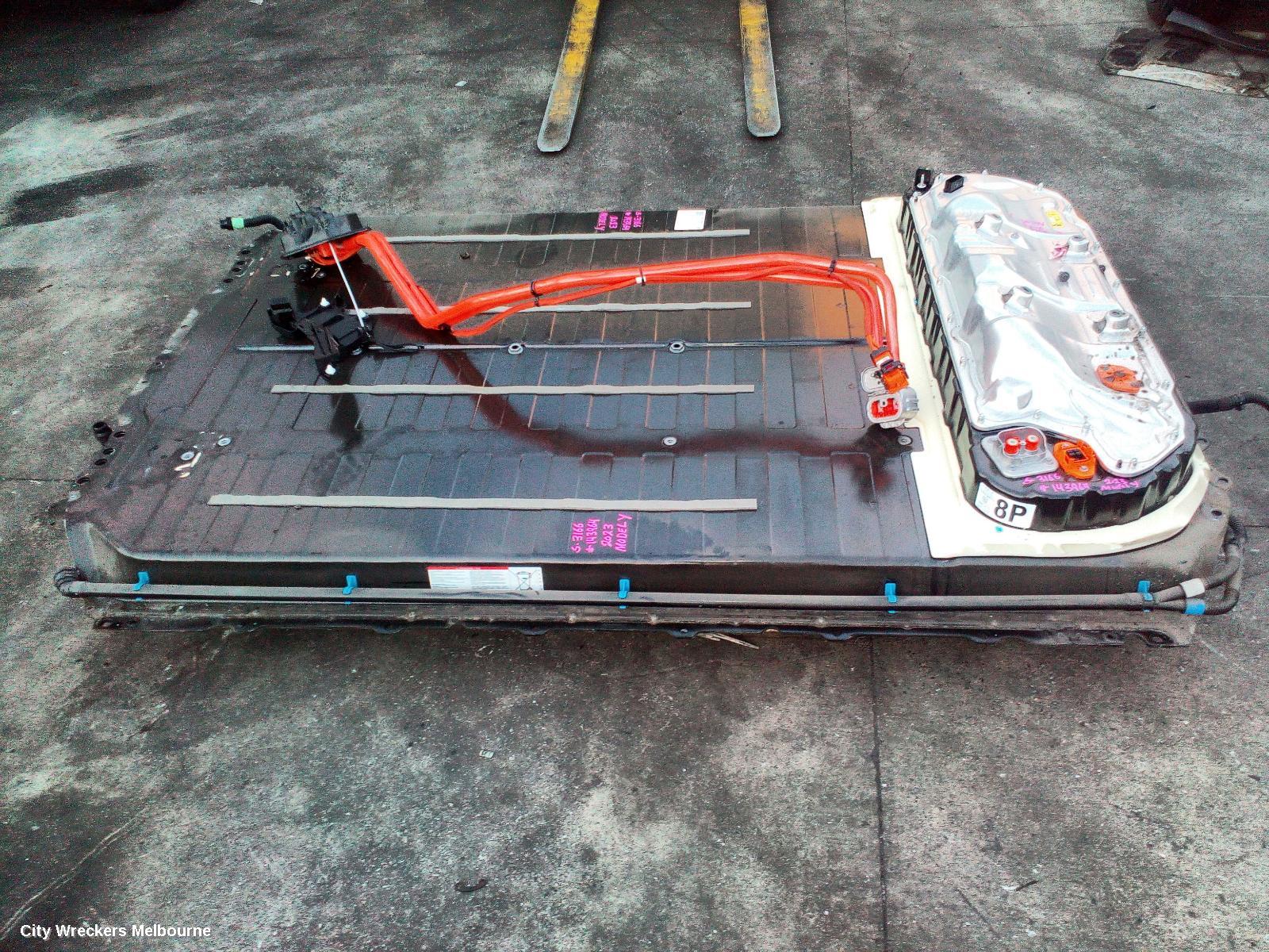 TESLA MODEL Y BATTERY, 1ST GEN, 16V VOLT BATTERY, 03/2022 ONWARDS - Image 2