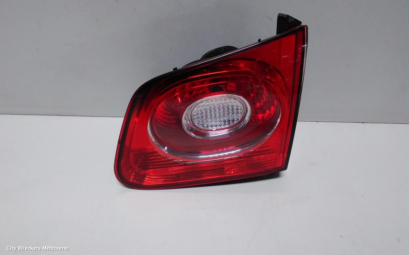 VOLKSWAGEN TIGUAN REAR GARNISH, TAILGATE LAMP (RH SIDE), 5N, 05/2008 - 06/2011 - Image 2