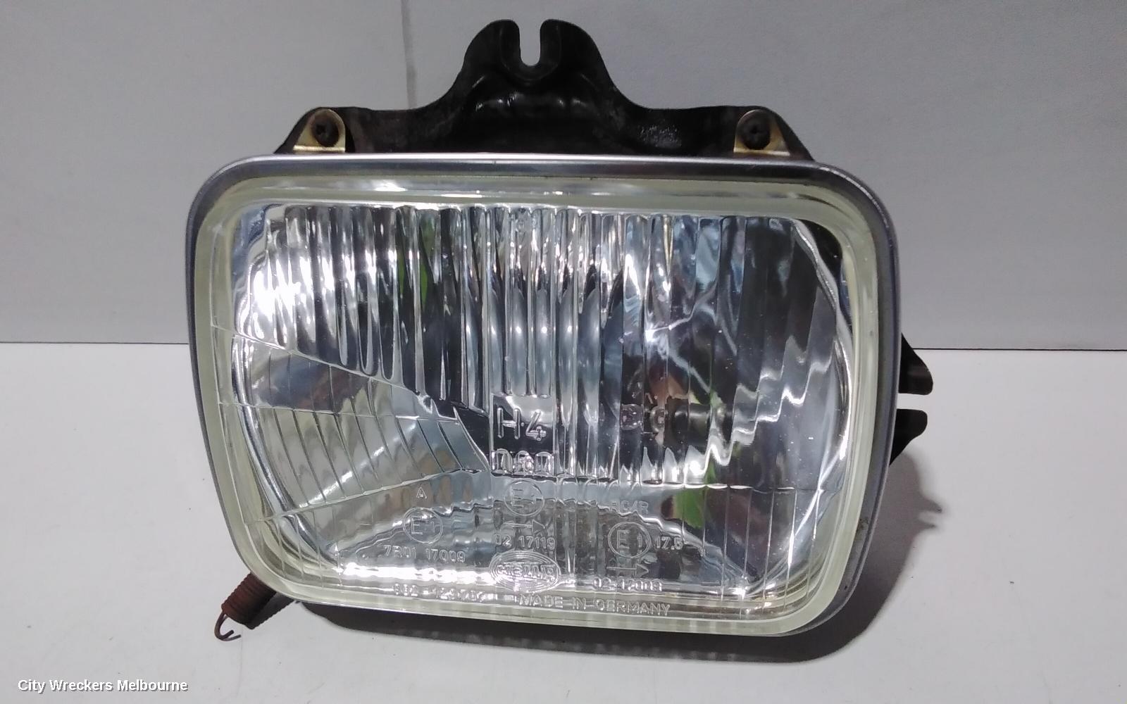 TOYOTA HILUX RIGHT HEADLAMP, HALOGEN, 09/1997 - 03/2005 - Image 2