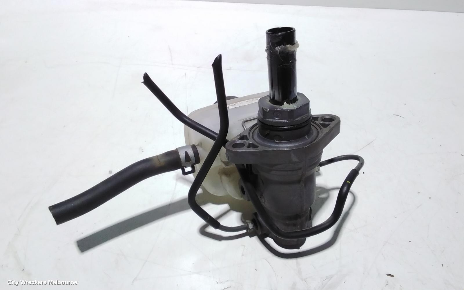 TOYOTA HIACE MASTER CYLINDER, TRH, PETROL, 03/2005 - 02/2015 - Image 2