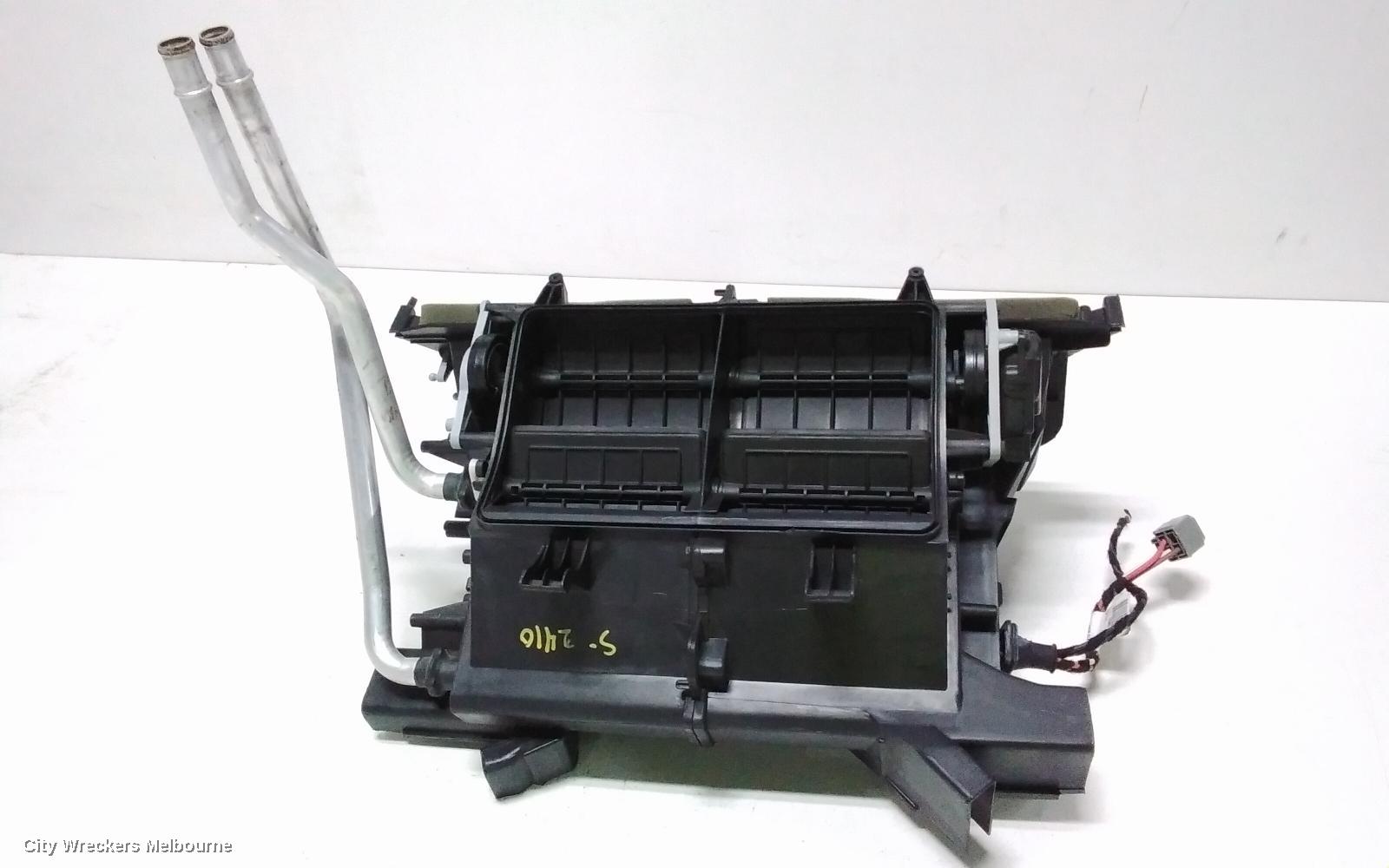 CHRYSLER 300C HEATER CORE/BOX, 11/2005 - 12/2011 - Image 3