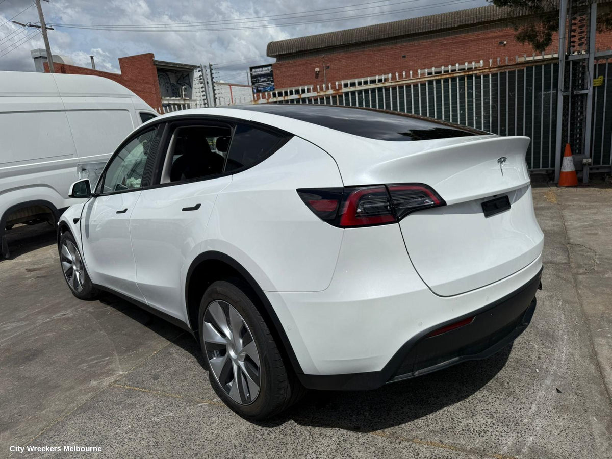 TESLA MODEL Y LEFT FRONT HUB ASSEMBLY, 1ST GEN, RWD, SINGLE MOTOR TYPE, 03/2022 ONWARDS - Image 2