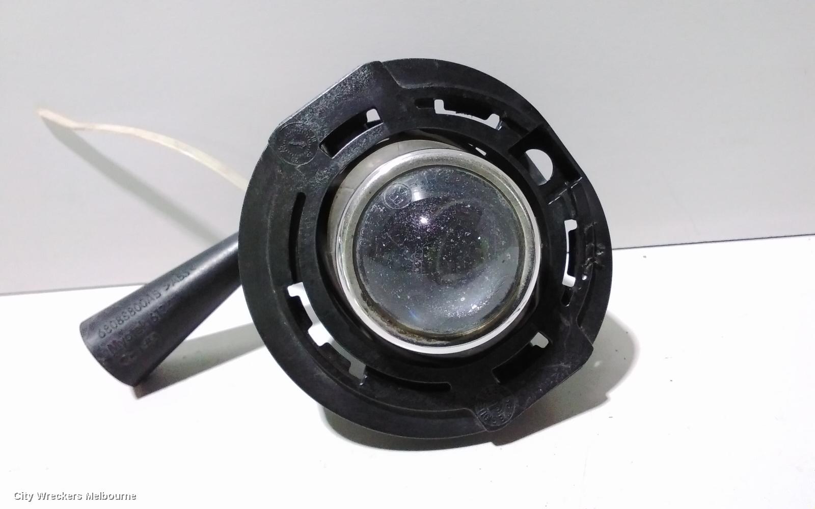 CHRYSLER 300C RIGHT INDICATOR/FOG/SIDE, BUMPER FOGLAMP, LX2, 07/2012 - 12/2014 - Image 2