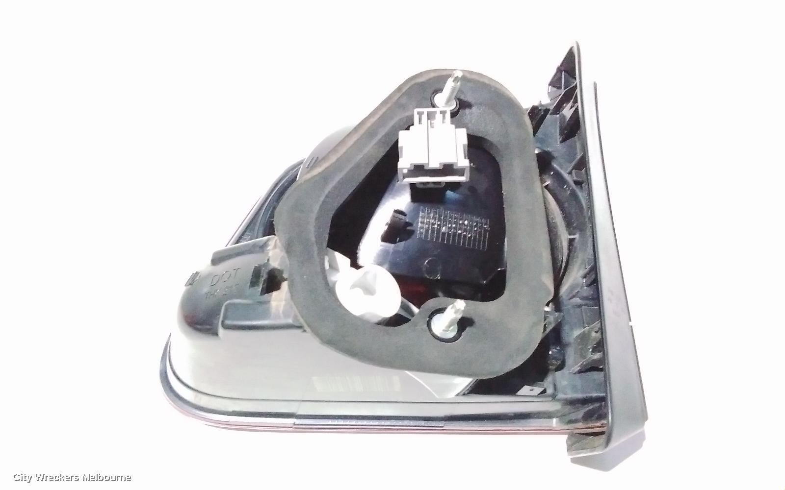 VOLKSWAGEN TIGUAN REAR GARNISH, TAILGATE LAMP (LH SIDE), 5N, 05/2008 - 06/2011 - Image 2