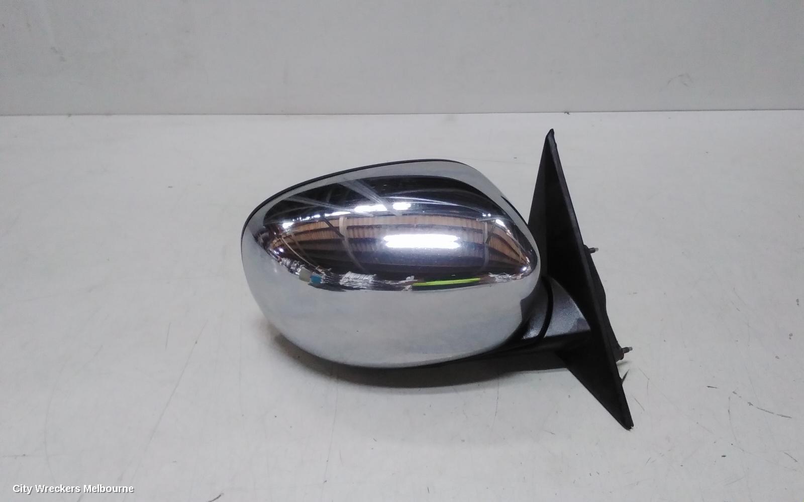 CHRYSLER 300C RIGHT DOOR MIRROR, POWER FOLD TYPE, COLOUR CODED, 02/2008 - 12/2011 - Image 1