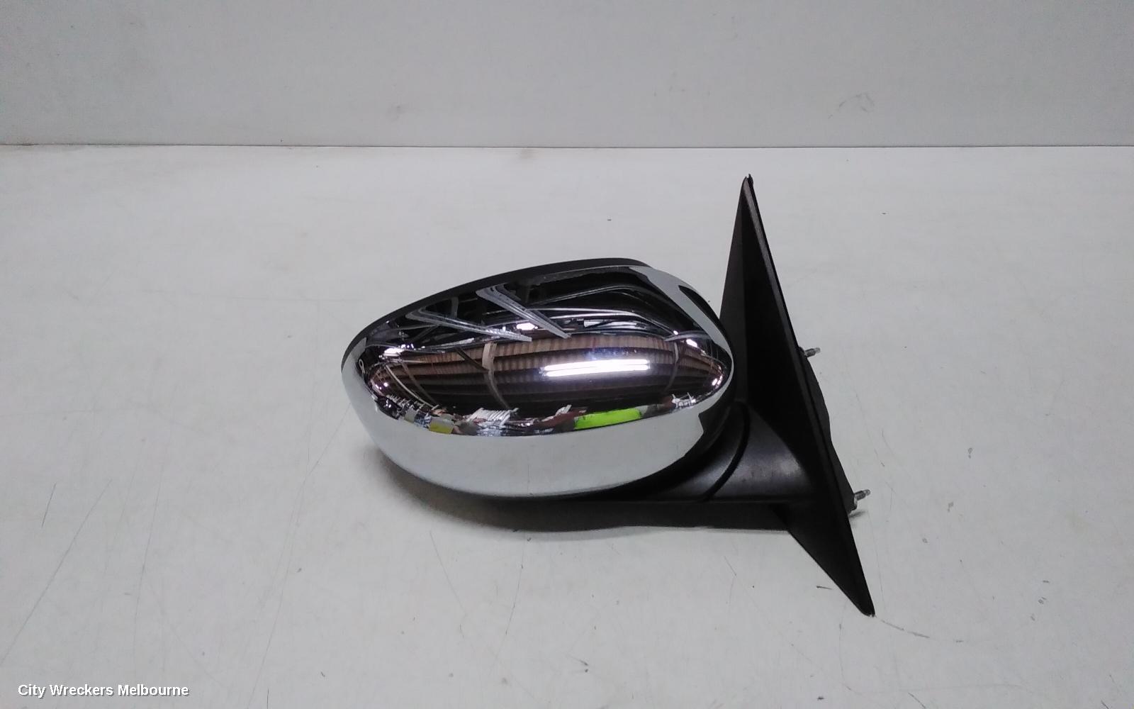 CHRYSLER 300C RIGHT DOOR MIRROR, POWER, 01/2005 - 01/2008 - Image 1