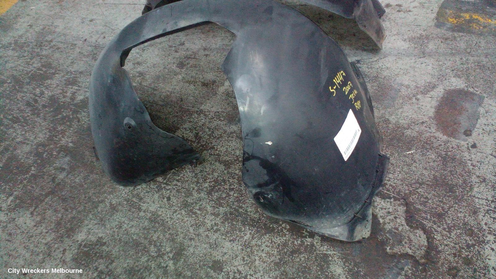 VOLKSWAGEN JETTA RIGHT GUARD LINER, 1KM, FRONT SECTION, 02/2006 - 02/2011 - Image 1