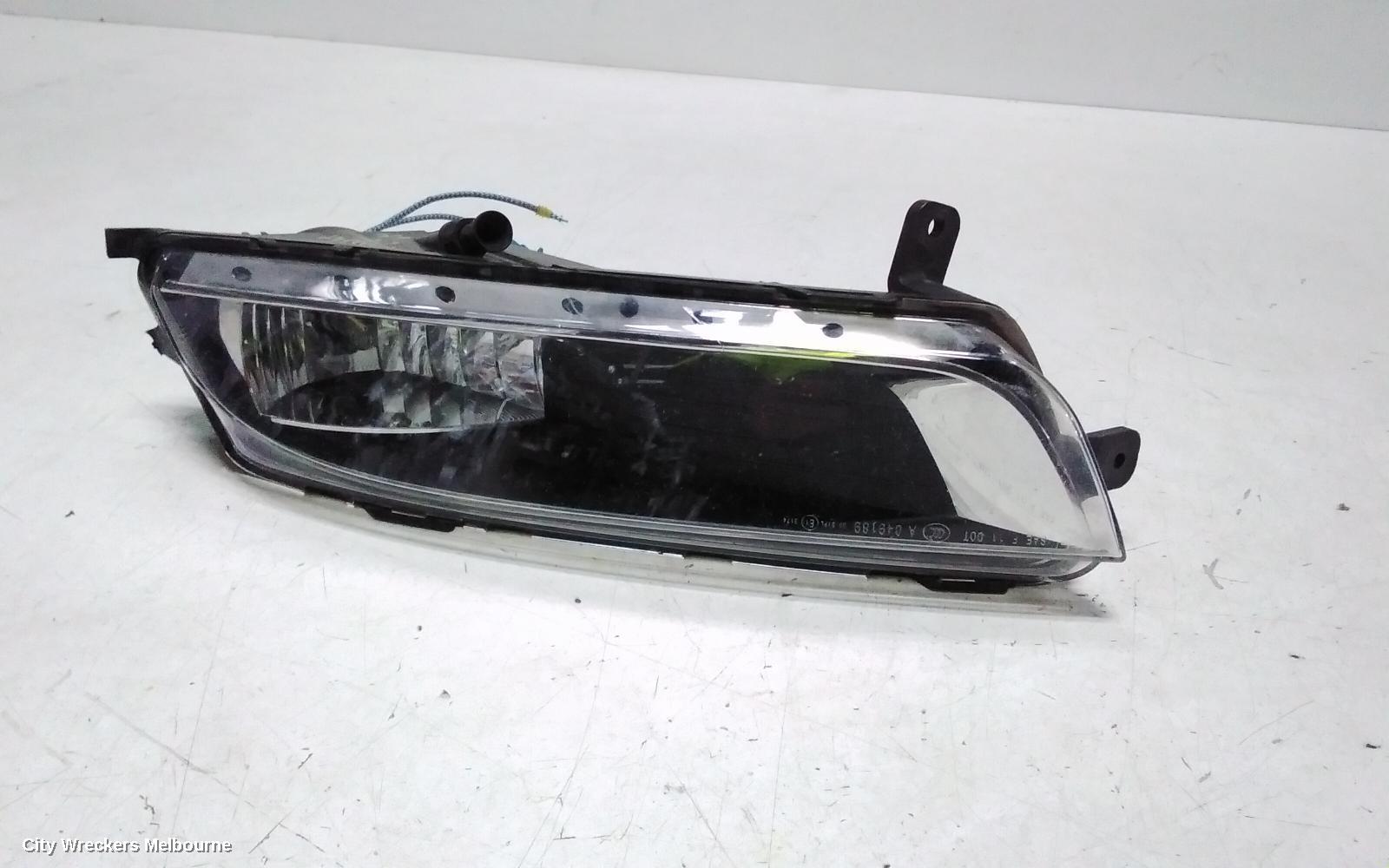 VOLKSWAGEN PASSAT LEFT INDICATOR/FOG/SIDE, BUMPER FOGLAMP, 3CC, SEDAN, 03/2012 - 12/2016 - Image 3