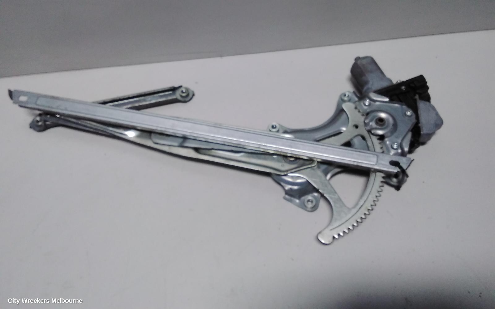 TOYOTA RAV4 RIGHT FRONT WINDOW REG/MOTOR, XA40, 12/2012 - 11/2018 - Image 2