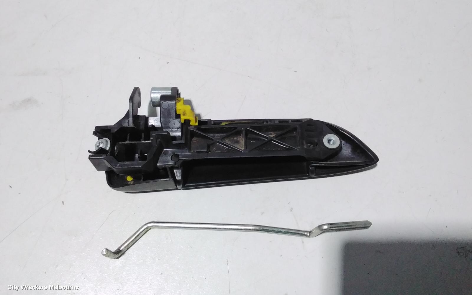 TOYOTA HIACE DOOR HANDLE, OUTER, LH FRONT, TRH/KDH, 03/2005 - 04/2019 - Image 2