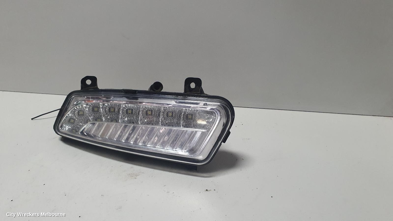 VOLKSWAGEN POLO LEFT INDICATOR/FOG/SIDE, BUMPER FOGLAMP, 6R, CHROME INSERT TYPE, 05/2010 - 05/2014 - Image 3