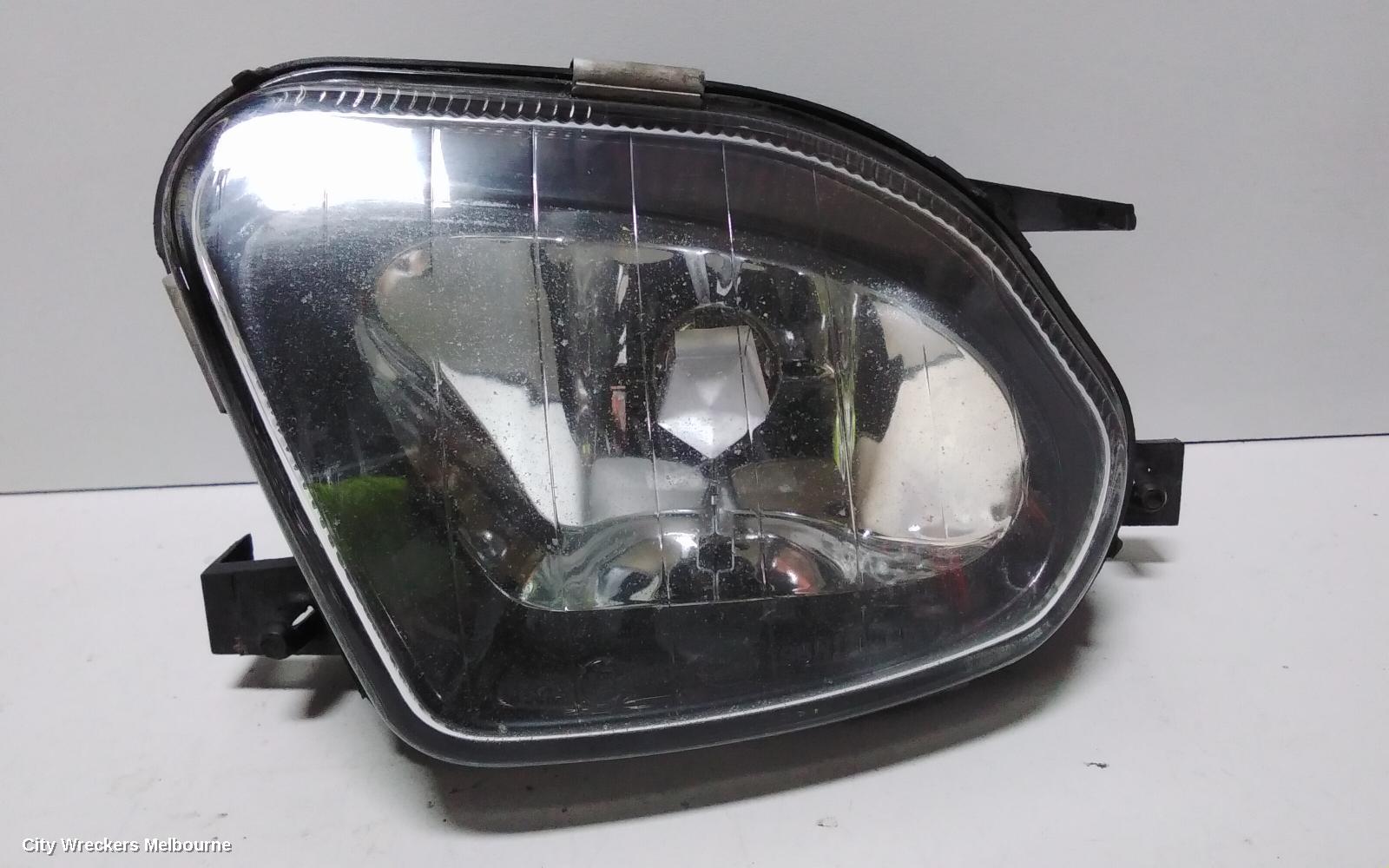 MERCEDES E CLASS RIGHT INDICATOR/FOG/SIDE, BUMPER FOGLAMP, W211/S211, BLACK MASK TYPE, 08/2002 - 08/2006 - Image 2