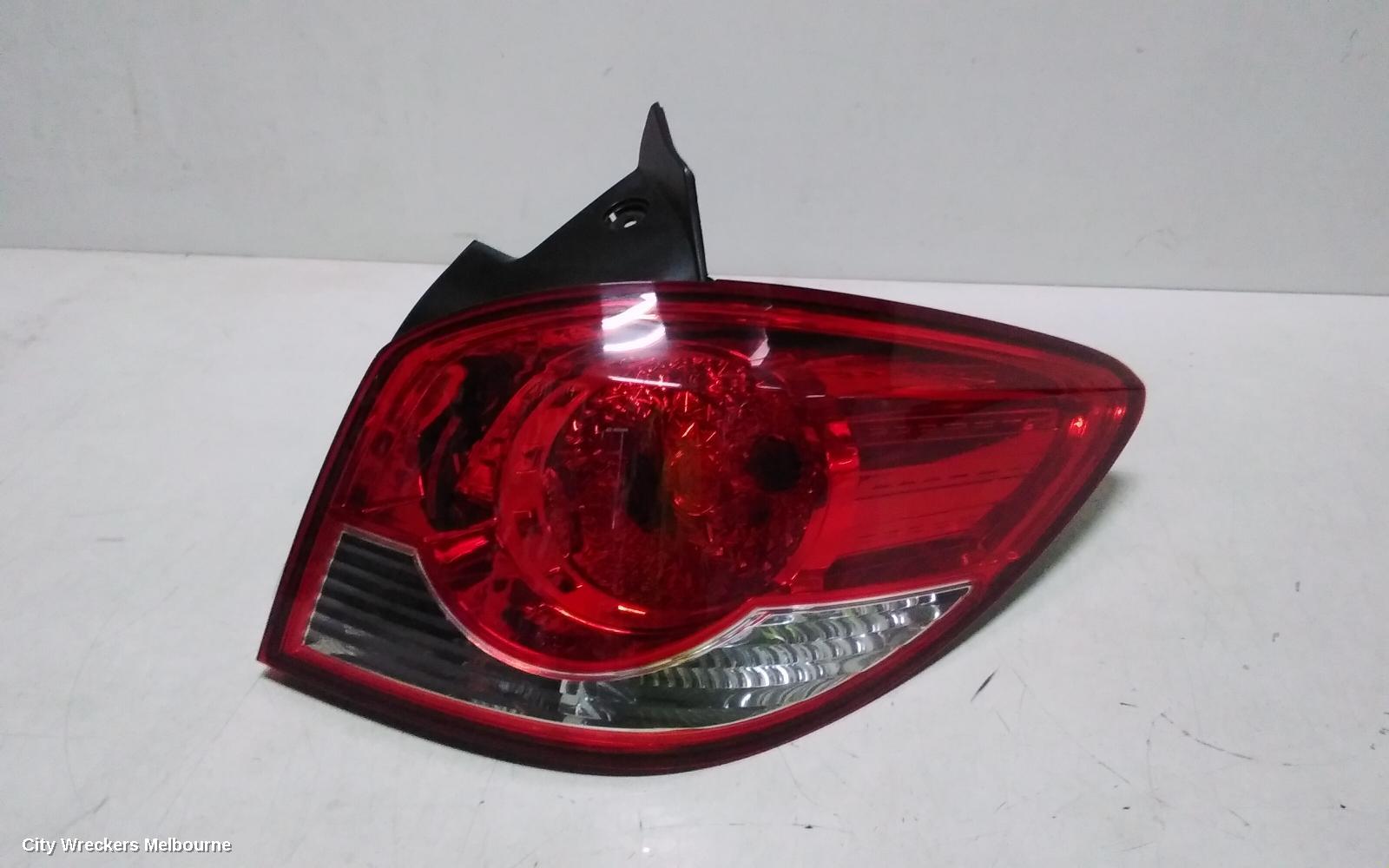 HOLDEN CRUZE RIGHT TAILLIGHT, JH, HATCH, IN BODY, 03/2011 - 01/2017 - Image 2