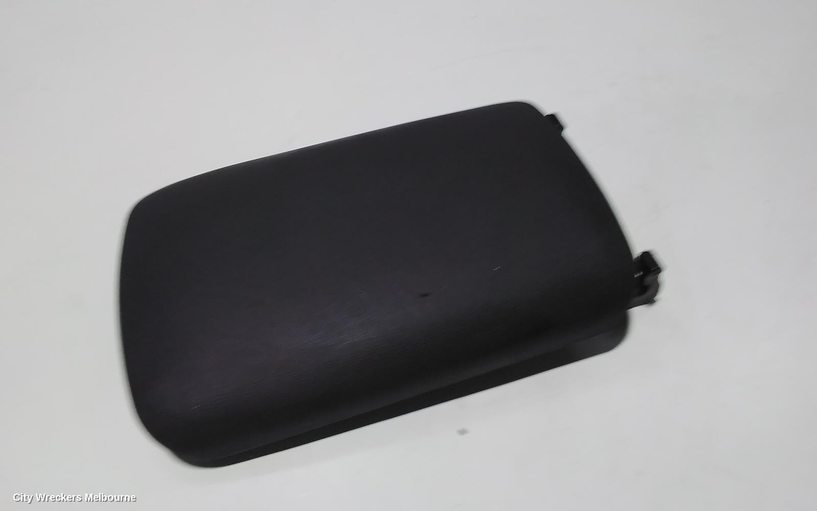 HOLDEN COMMODORE CONSOLE, VF, 05/2013 - 12/2017 - Image 1