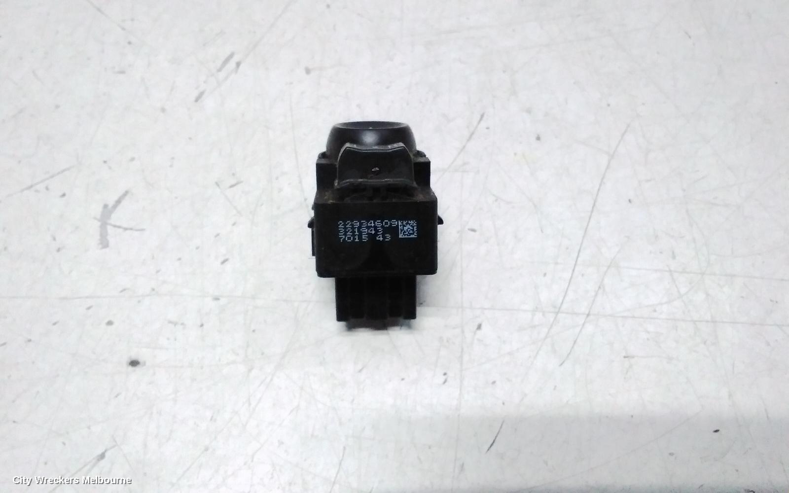 HOLDEN ASTRA, BK, MIRROR SWITCH, W/ MANUAL FOLD TYPE, 09/2016 - 12/2020 - Image 3