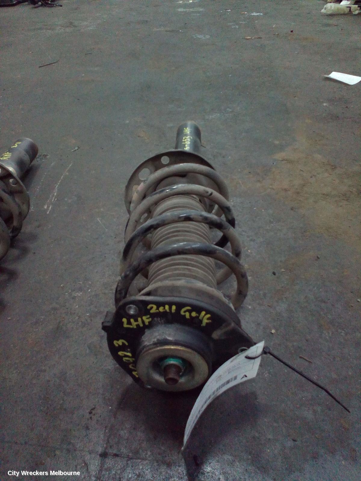 VOLKSWAGEN GOLF LEFT DRIVESHAFT, FRONT, AUTO T/M, DIESEL, 1.6, GEN 6, 12/2008 - 03/2013 - Image 1