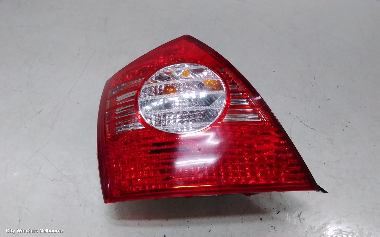 HYUNDAI ELANTRA LEFT TAILLIGHT, XD, SEDAN, 10/2003 - 07/2006 - Image 3
