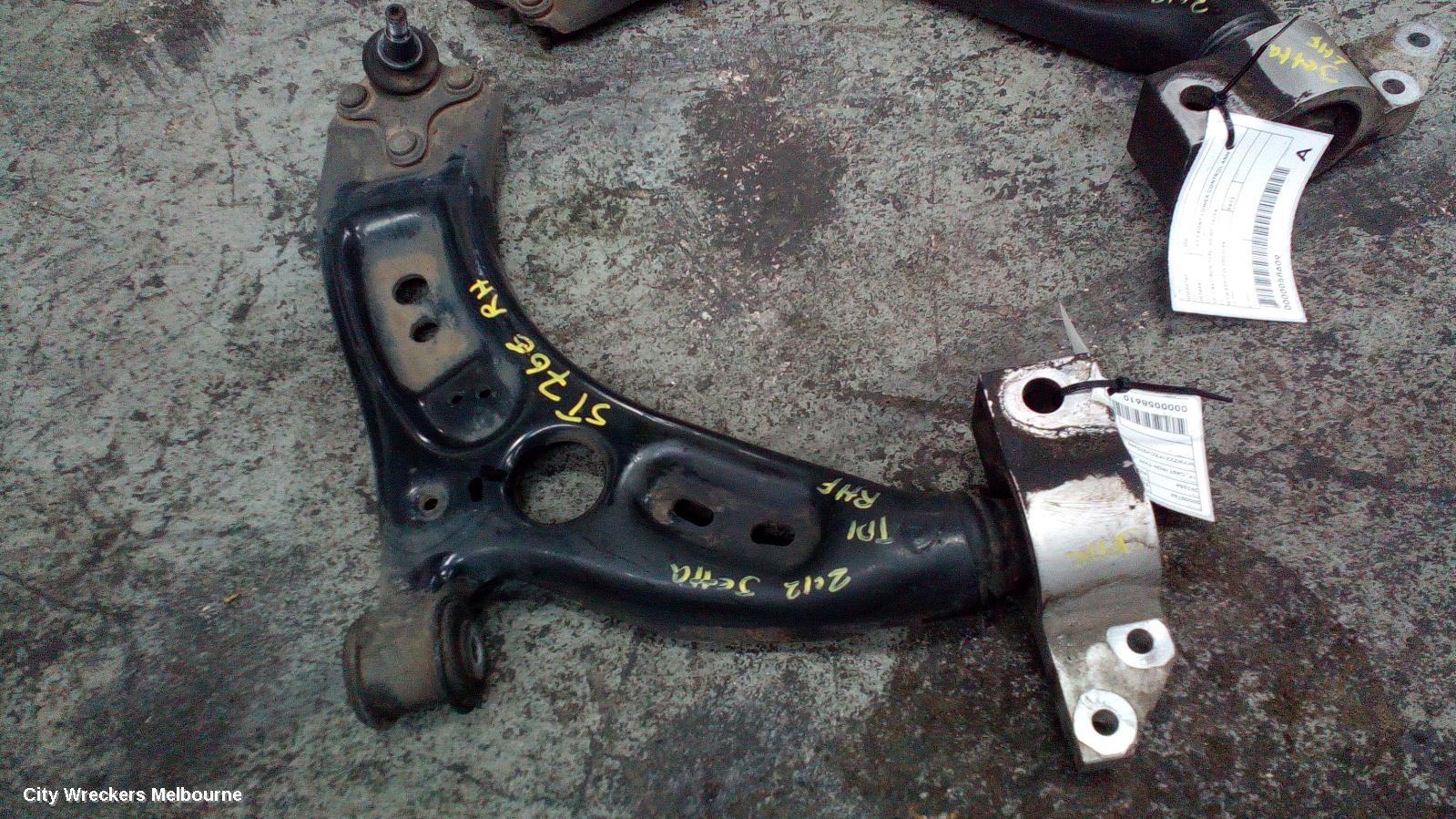 VOLKSWAGEN EOS RIGHT FRONT LOWER CONTROL ARM, 1F, CAST IRON TYPE, 02/2007 - 12/2014 - Image 1