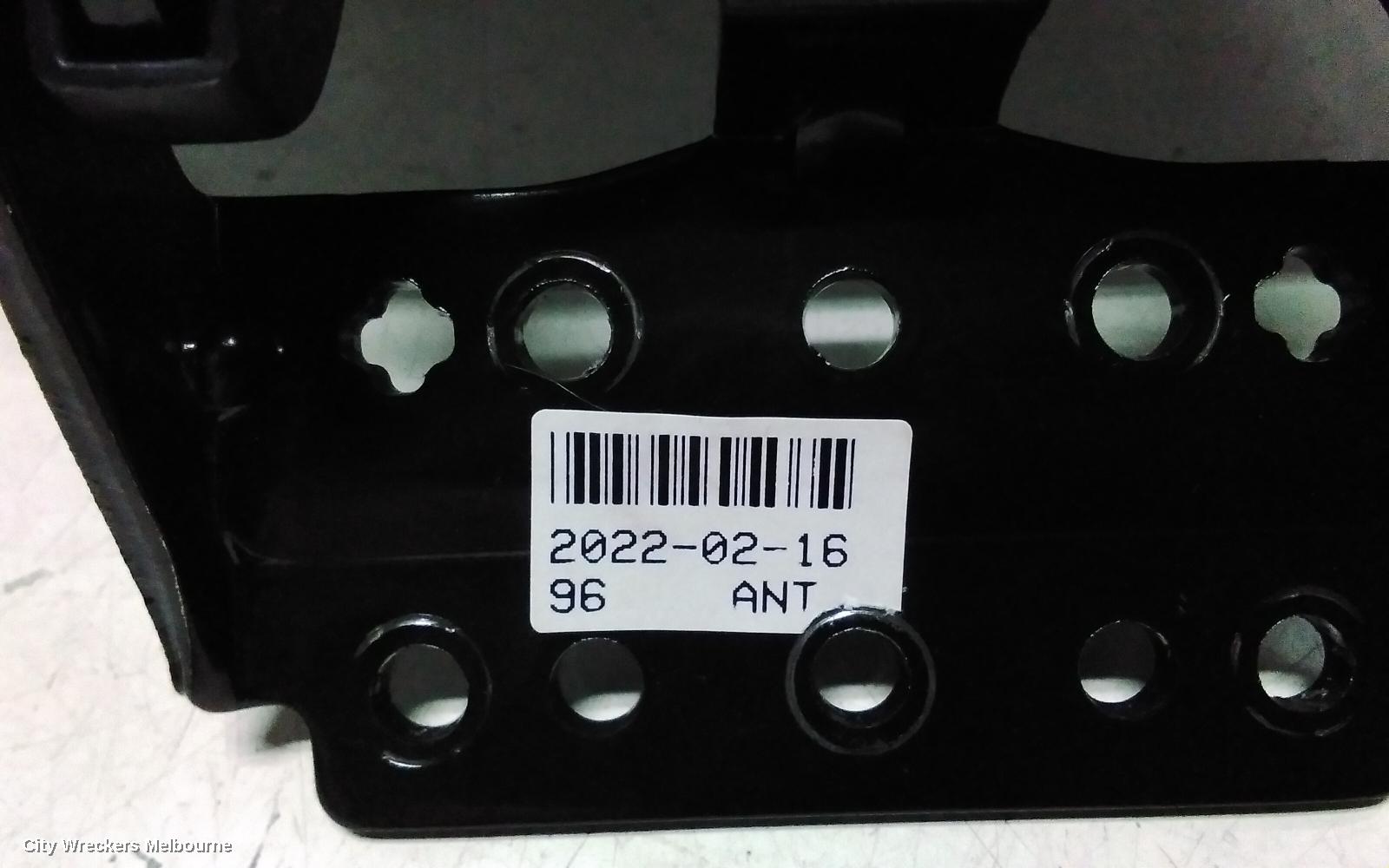 HYUNDAI I30 CONSOLE, PD, HATCH, 03/2017 ONWARDS - Image 3
