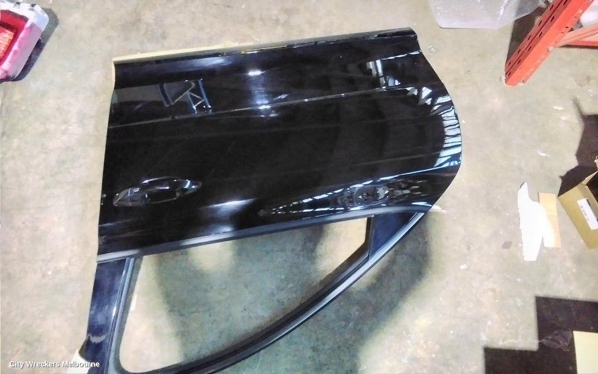 KIA STINGER LEFT FRONT DOOR, CK, 06/2017 - 04/2023 - Image 3