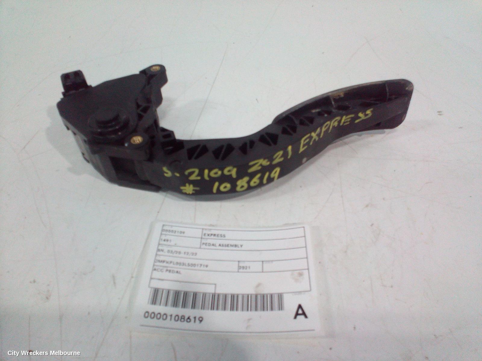 MITSUBISHI EXPRESS PEDAL ASSEMBLY, SN, ACCELERATOR PEDAL, 03/2020 - 12/2022 - Image 1