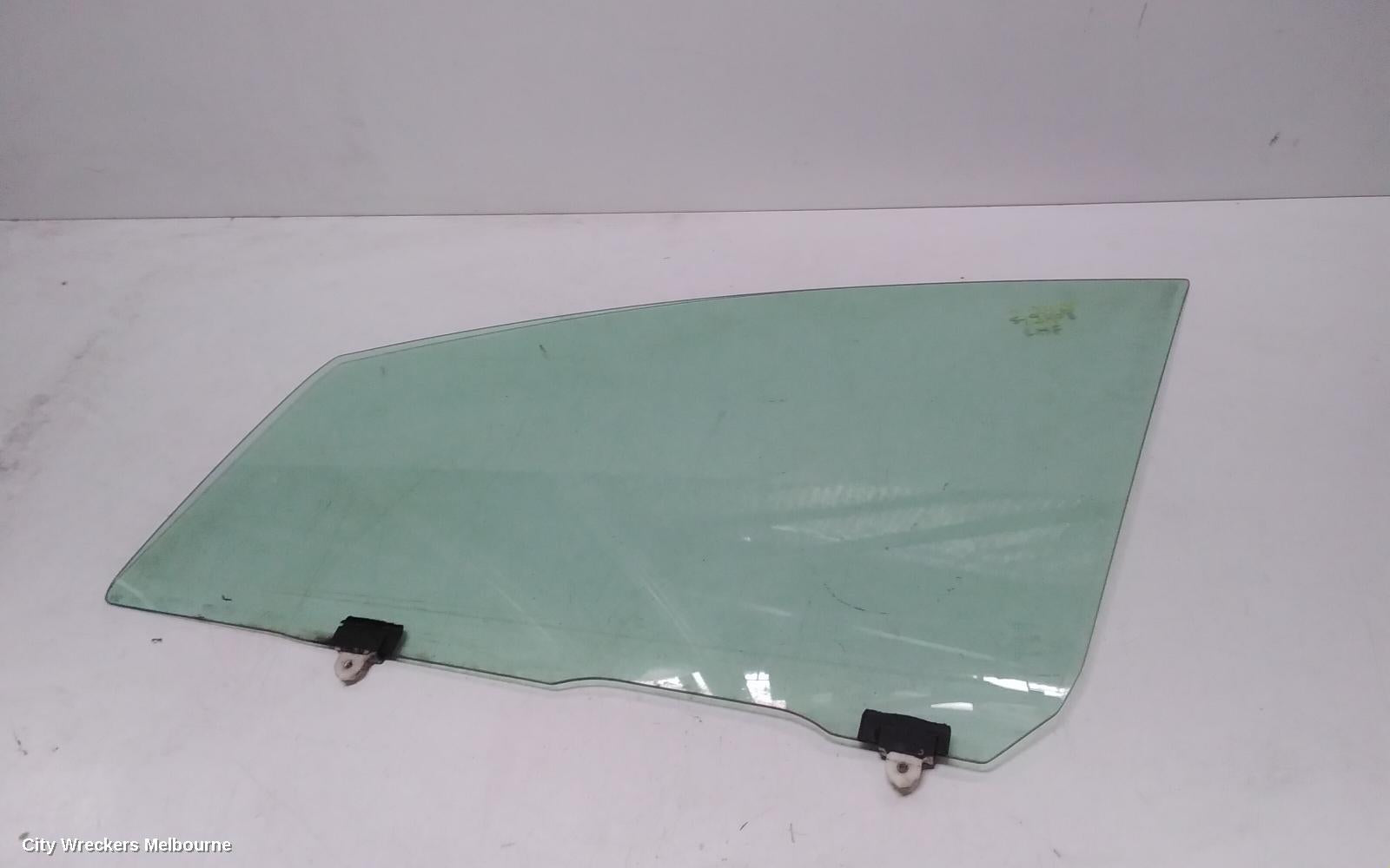 TOYOTA ESTIMA LEFT FRONT DOOR WINDOW, XR30/XR40 00-06 - Image 3