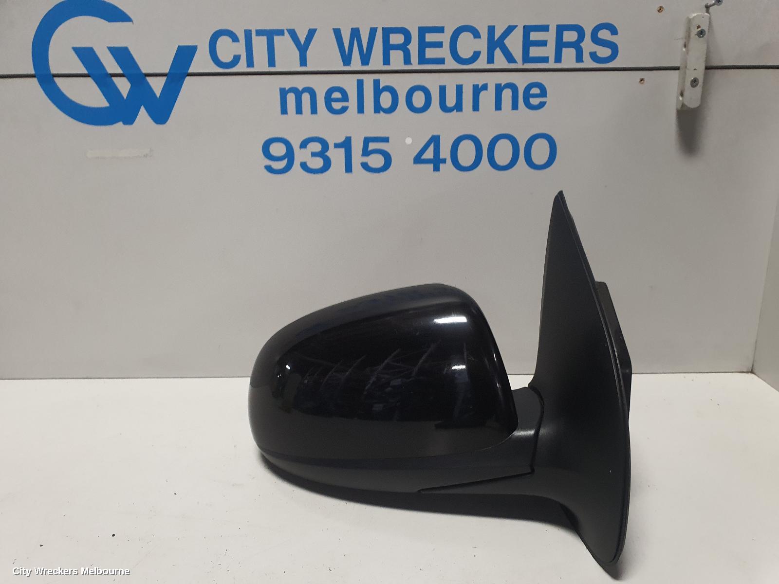 HYUNDAI I30 RIGHT DOOR MIRROR, FD, COLOUR CODED, MANUAL FOLD, NON FLASHER TYPE, 09/2007 - 04/2012 - Image 1