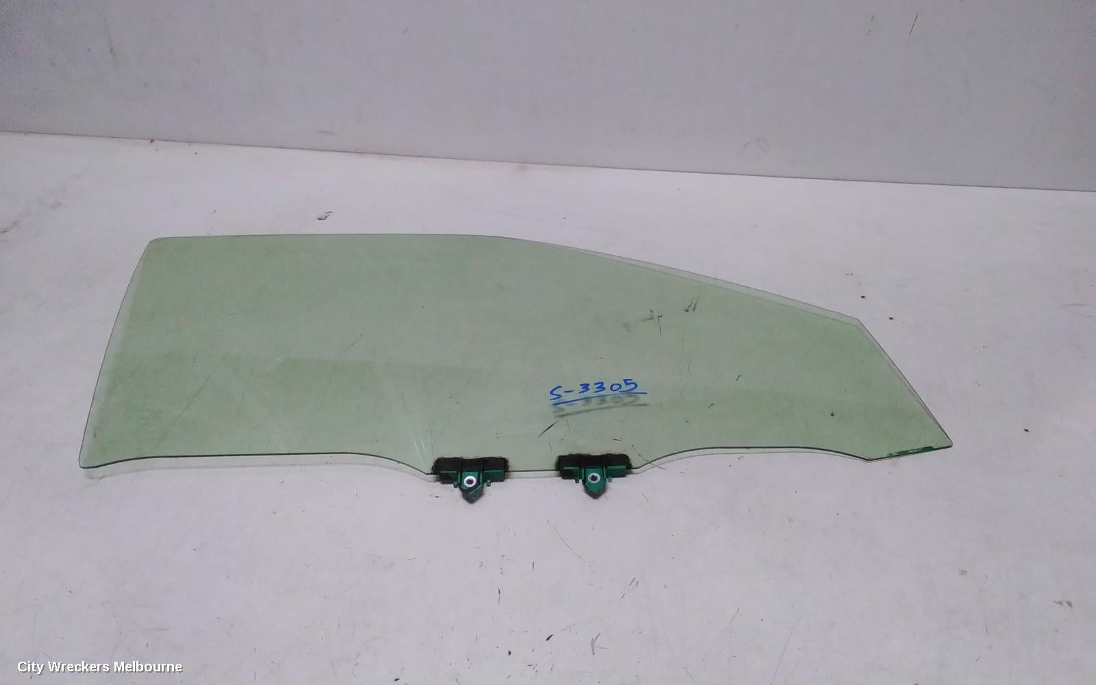 TOYOTA YARIS CROSS RIGHT FRONT DOOR WINDOW, XP210, 06/2020 ONWARDS - Image 1