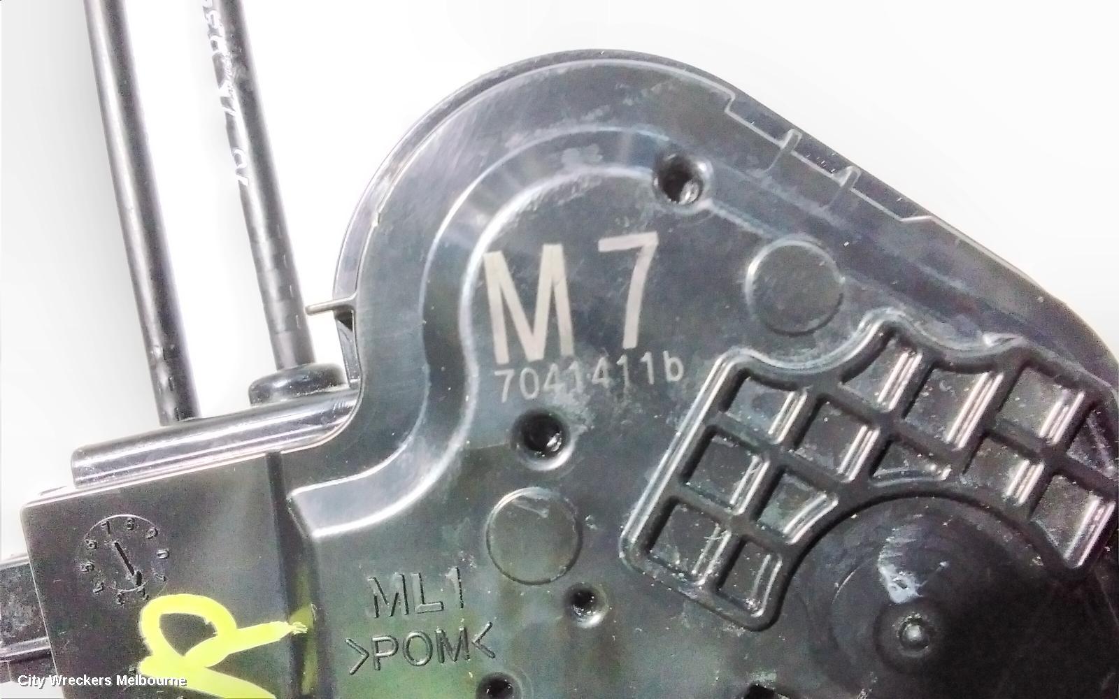 TOYOTA KLUGER DOOR/BOOT/GATE LOCK, LEFT REAR DOOR LOCK, GSU50/GSU55, 12/2013 - 02/2021 - Image 3