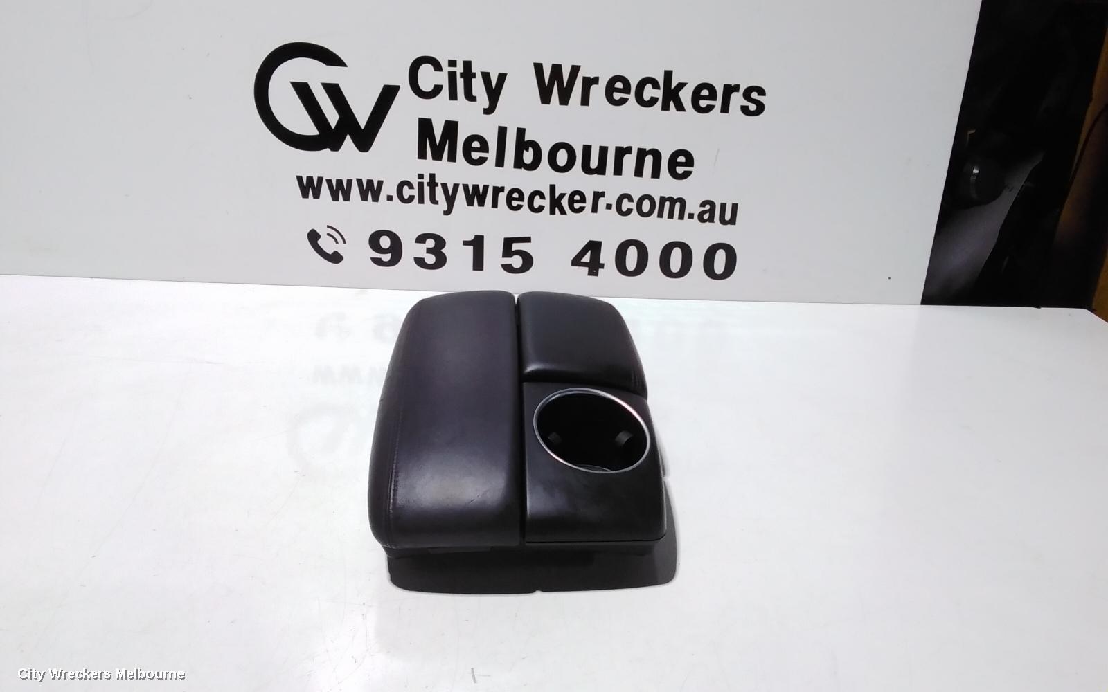 AUDI Q7 CONSOLE, 4L, CENTRE CONSOLE LID ONLY, LEATHER, 09/2006 - 08/2015 - Image 1