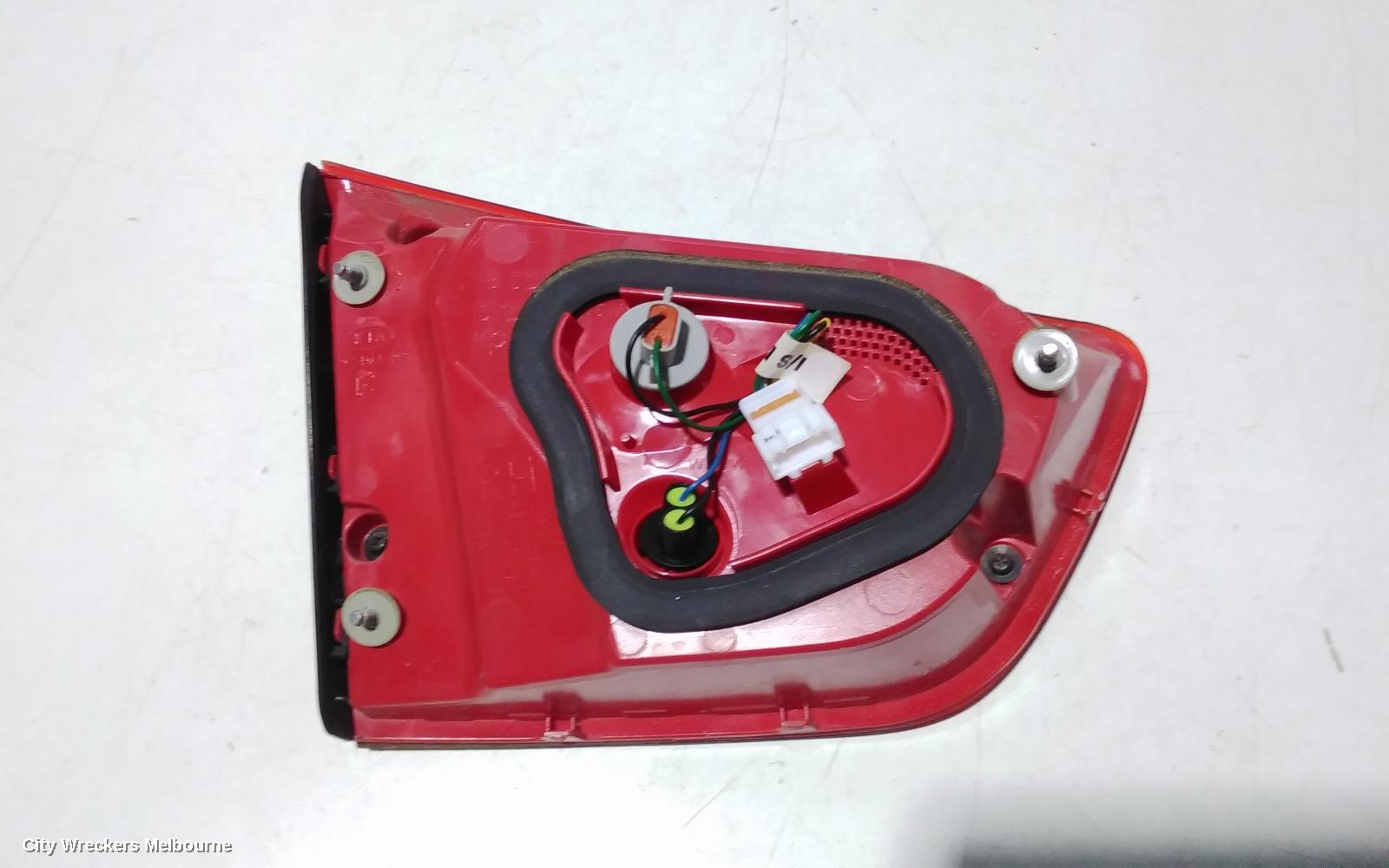 KIA RIO REAR GARNISH, TAILGATE LAMP (RH SIDE), YB, S/SI/SPORT, STANDARD TYPE, 12/2016 ONWARDS - Image 3