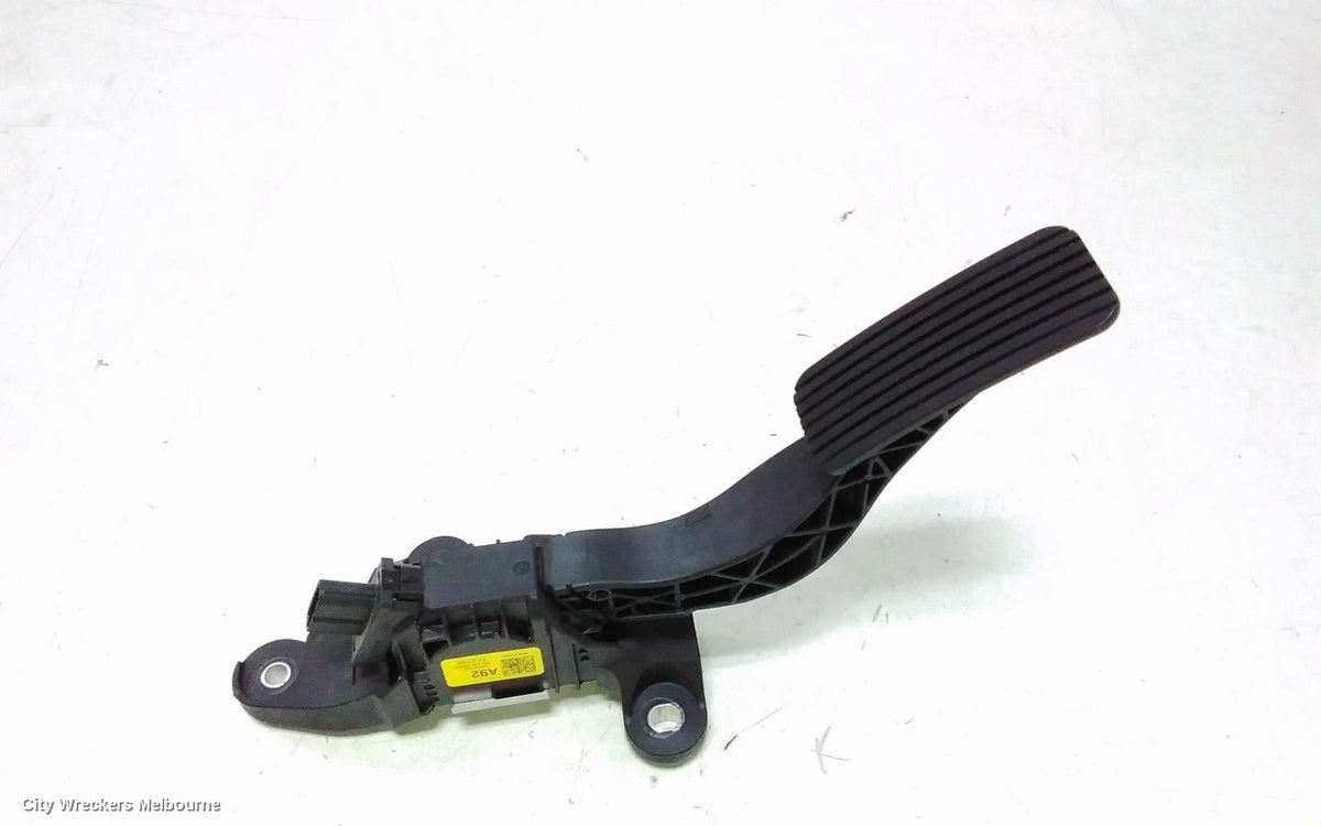 KIA CARNIVAL/GRAND CARNIVAL PEDAL ASSEMBLY, KA4, ACCELERATOR PEDAL, 10/2020 ONWARDS - Image 1