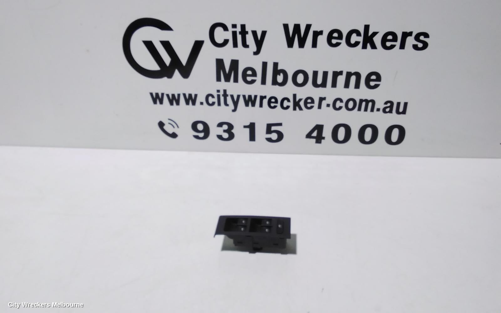 SKODA RAPID PWR DR WIND SWITCH, RH FRONT (MASTER SWITCH), NH, 05/2014 - 02/2017 - Image 1