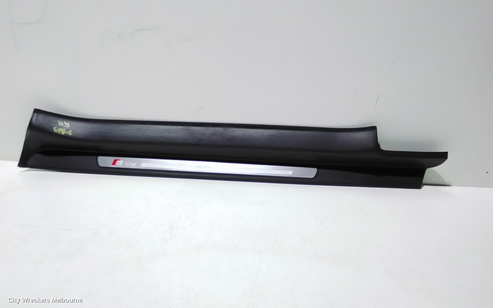 AUDI TT DOOR MOULD, RH MOULD  REFER TO PHOTOS: 93212, 8J, 09/2006 - 12/2014 - Image 1