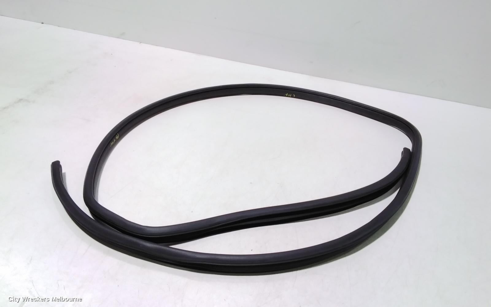 HOLDEN COMMODORE SEAL, LH FRONT: 96210, VE, 08/2006 - 05/2013 - Image 2