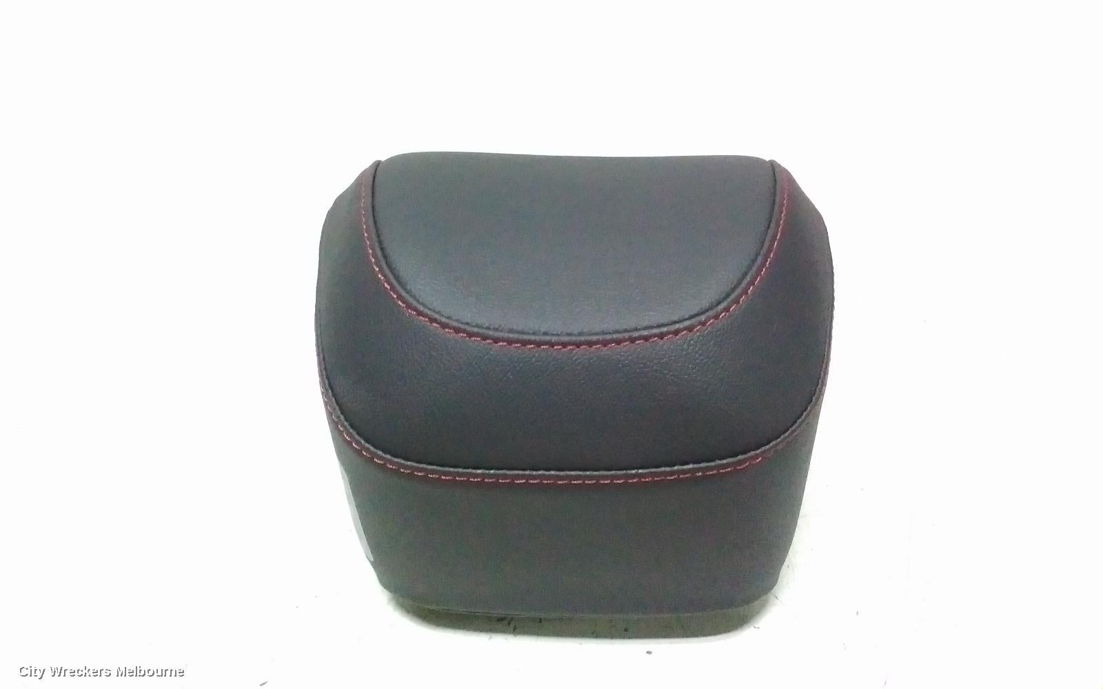 HYUNDAI I30 HEADREST, LH REAR, LEATHER, GREY, PREMIUM/SR/SR PREMIUM, PD, 03/2017 ONWARDS - Image 2