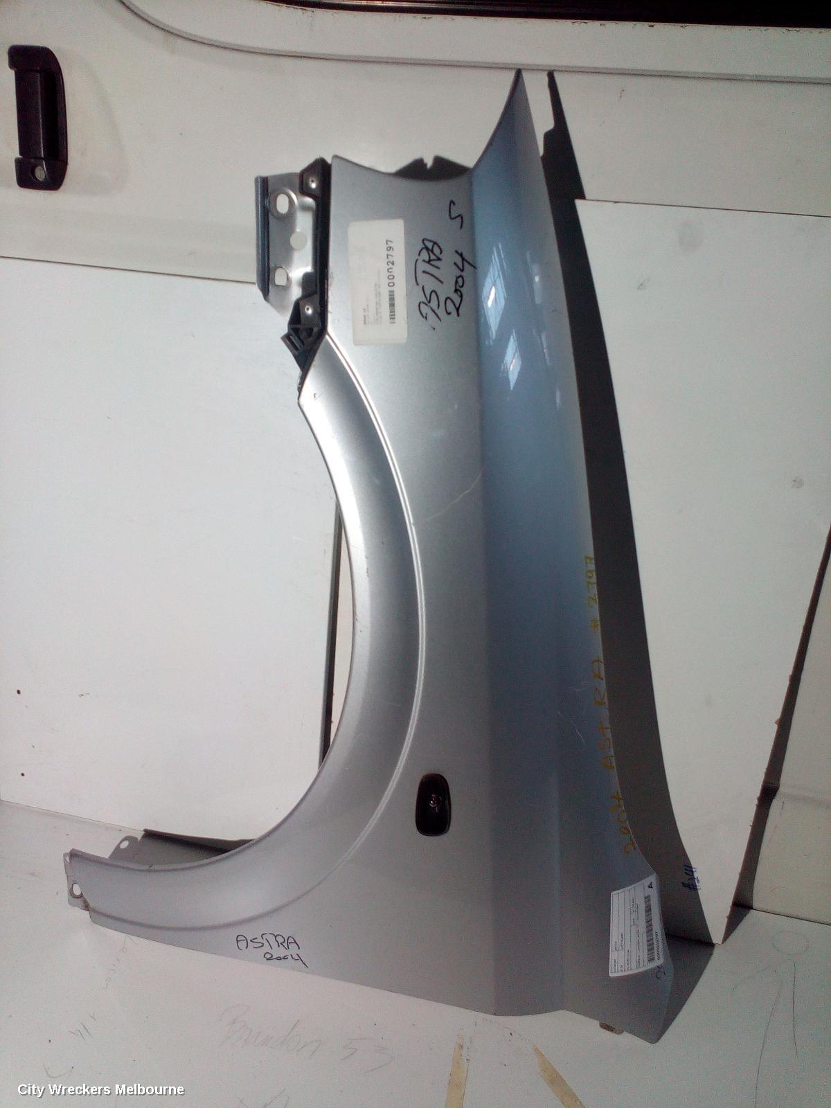 HOLDEN ASTRA LEFT GUARD, TS, 08/1998 - 10/2006 - Image 1