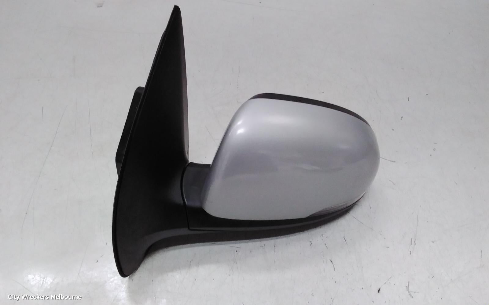 HYUNDAI I20 LEFT DOOR MIRROR, PB, MANUAL FOLDING, W/ FLASHER TYPE, 03/2012 - 12/2015 - Image 3