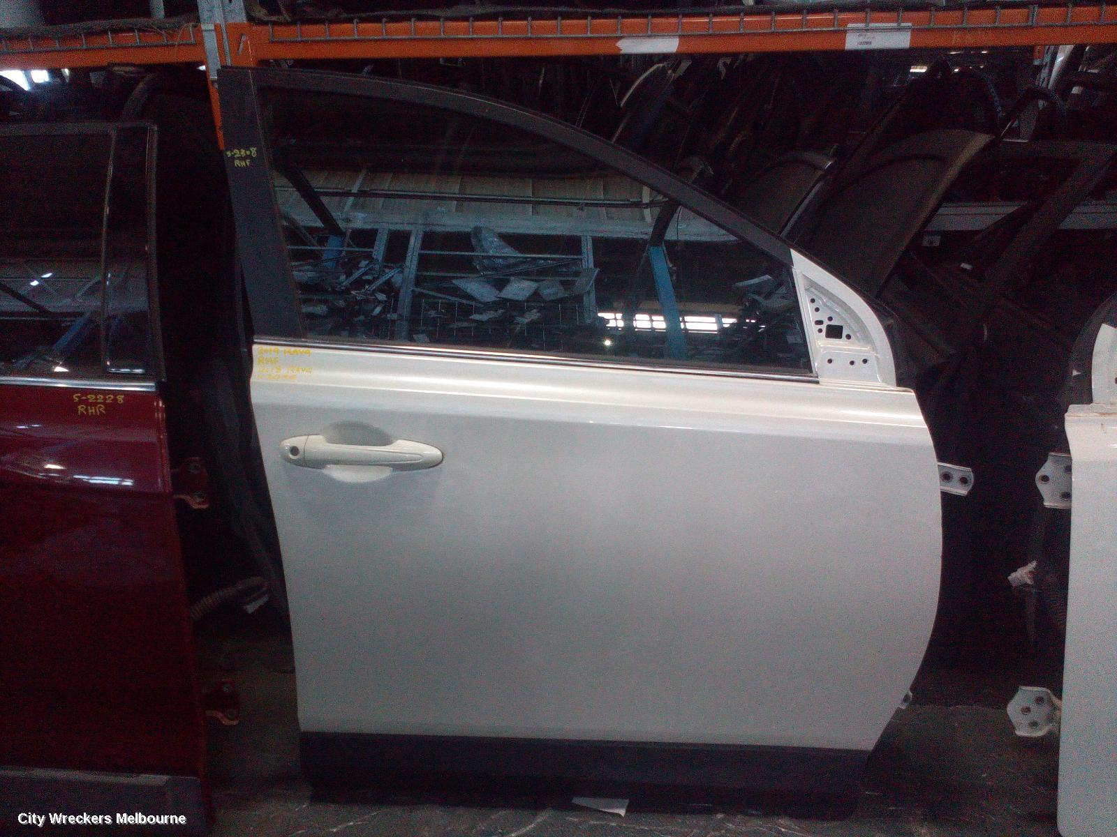 TOYOTA RAV4 RIGHT FRONT DOOR, XA40, 12/2012 - 11/2018 - Image 3
