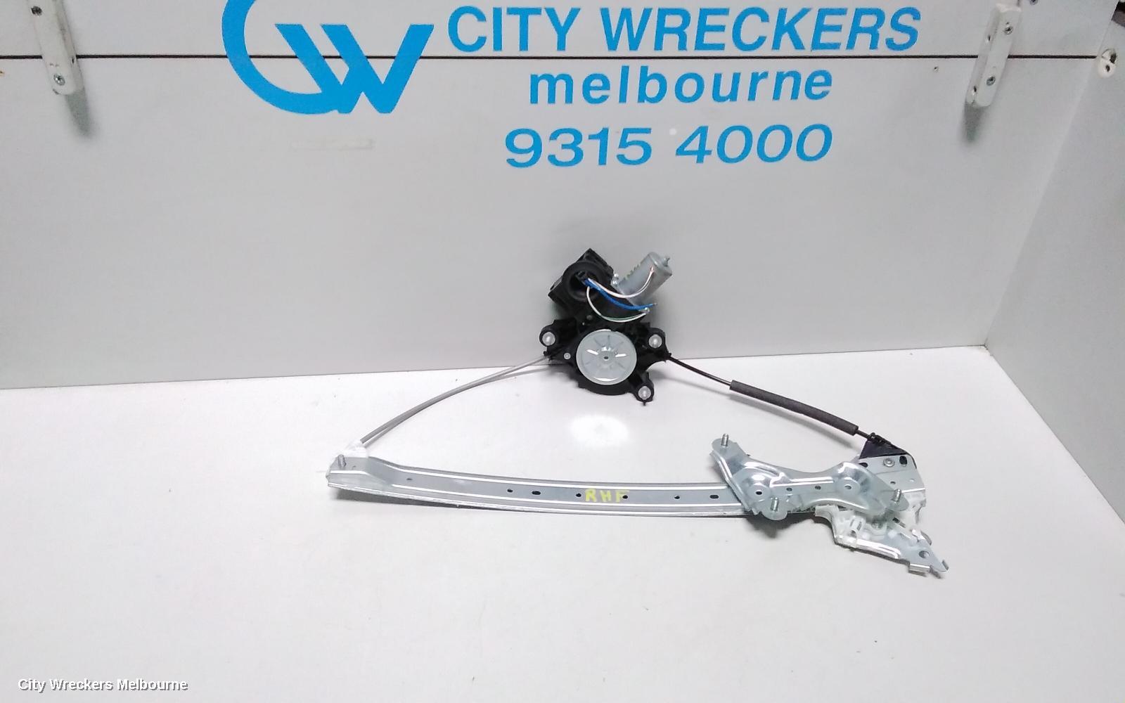 TOYOTA COROLLA RIGHT FRONT WINDOW REG/MOTOR, E210, 07/2018 ONWARDS - Image 1