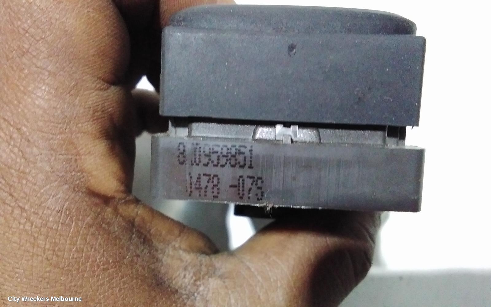 AUDI A4 PWR DR WIND SWITCH, RH FRONT (MASTER SWITCH), B8 8K, 02/2008 - 06/2012 - Image 3