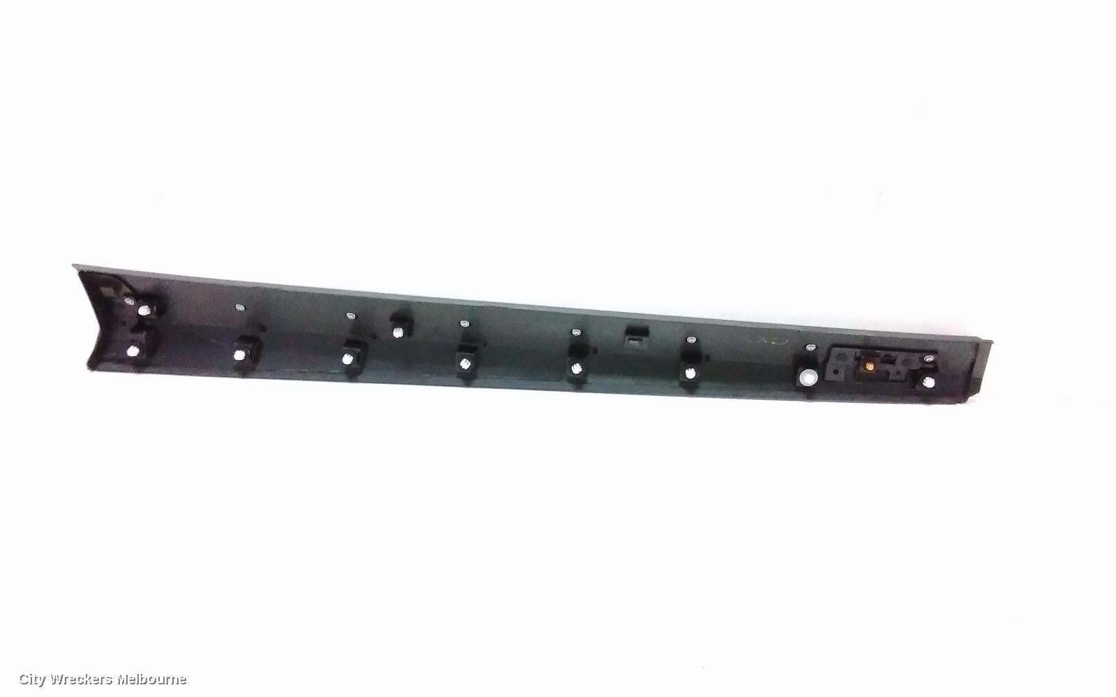MAZDA CX3 DOOR MOULD, DOOR MOULD, RH FRONT, DK, CHROME INSERT TYPE, BLACK, 06/2018 ONWARDS - Image 3
