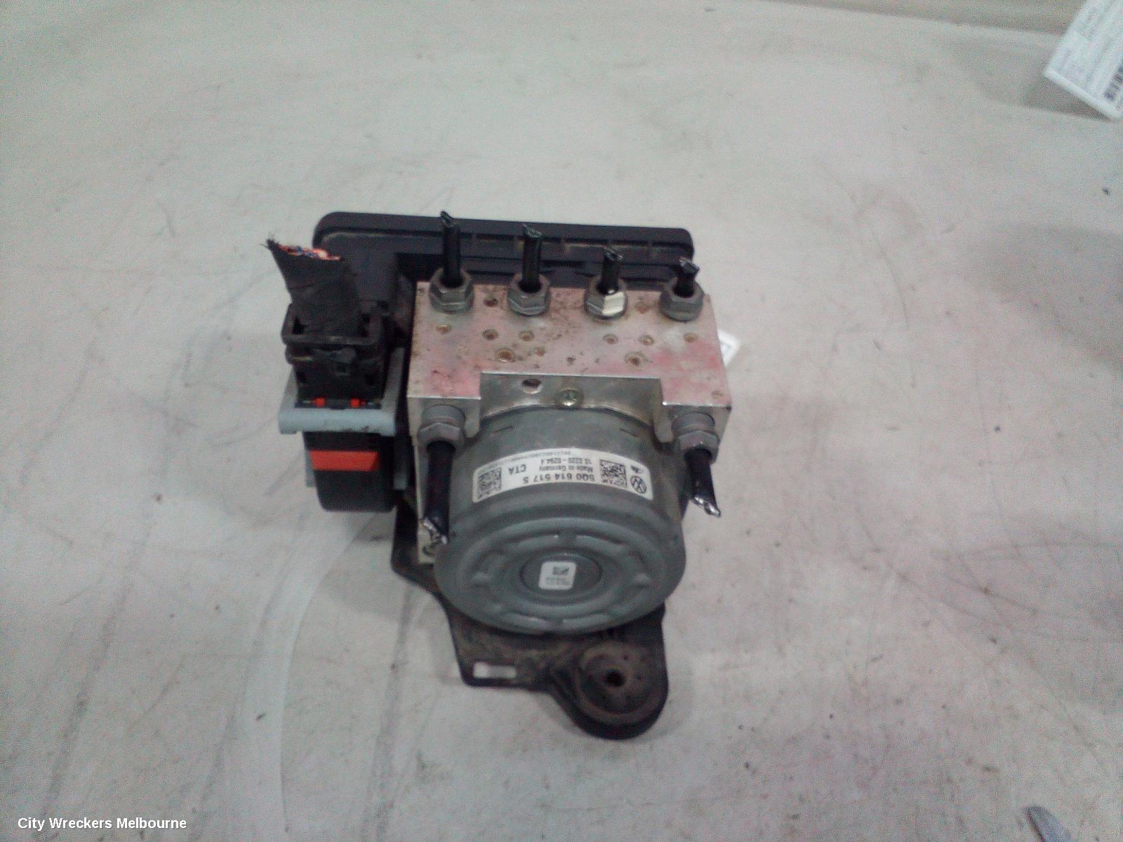 VOLKSWAGEN GOLF ABS PUMP/MODULATOR, GEN 7, ON MOTOR P/N 5Q0614517S, 03/2013 - 08/2020 - Image 3