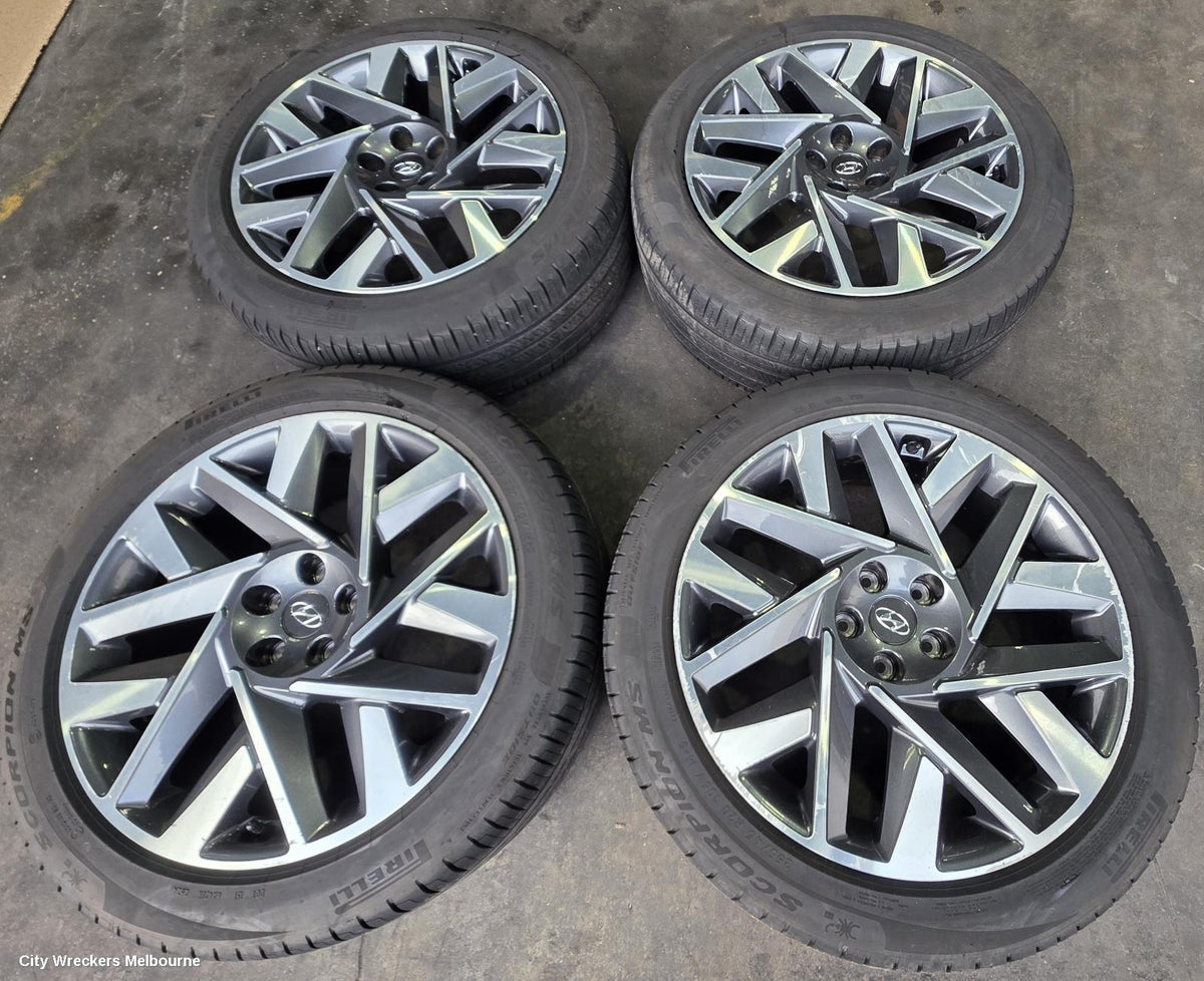 HYUNDAI SANTA FE WHEEL MAG, FACTORY, 20X8.5IN, MULTISPOKE, TM, 10/2020 - 10/2023 - Image 1