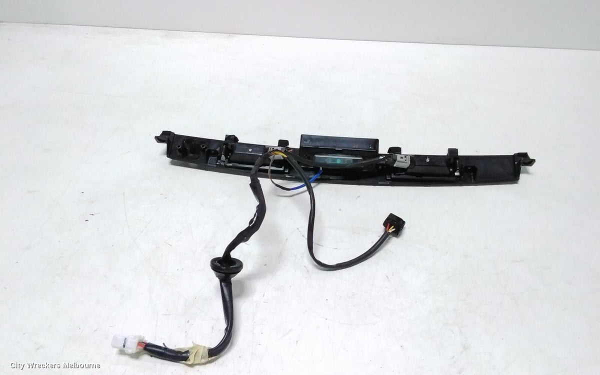 HYUNDAI IX35 TAILGATE HANDLE, LM SERIES, TAILGATE RELEASE SWITCH (ON OUTSIDE OF TAILGATE), 11/2009 - 01/2016 - Image 3